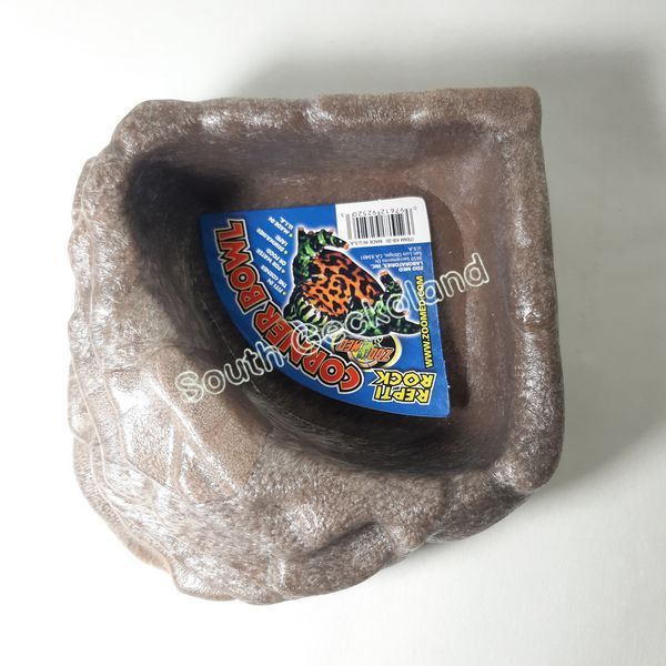 Кутова Напувалка-годівниця S для рептилій Zoo Med Repti Rock Water Dish коричнева 715O-CI-391 фото